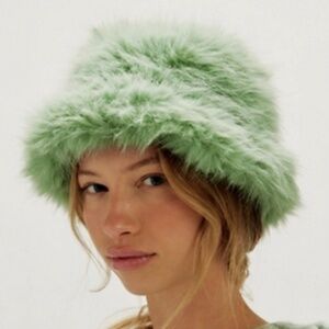 NWT Sold out Free People Ice Queen Faux Fur Bucket Hat in Emerald Green